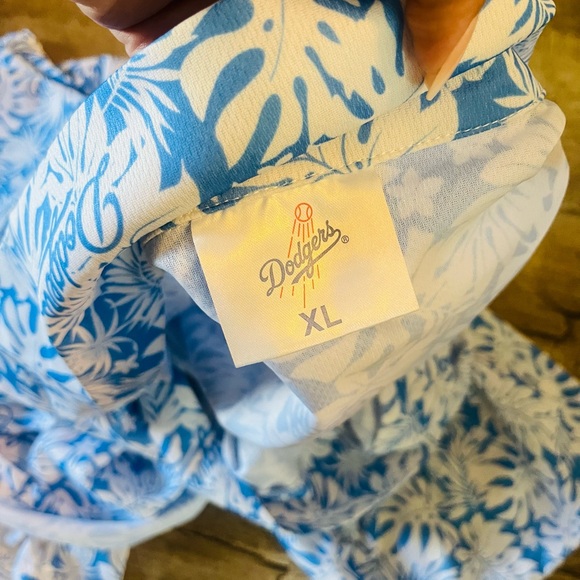 COPY - Dodger shirt - Picture 9 of 9